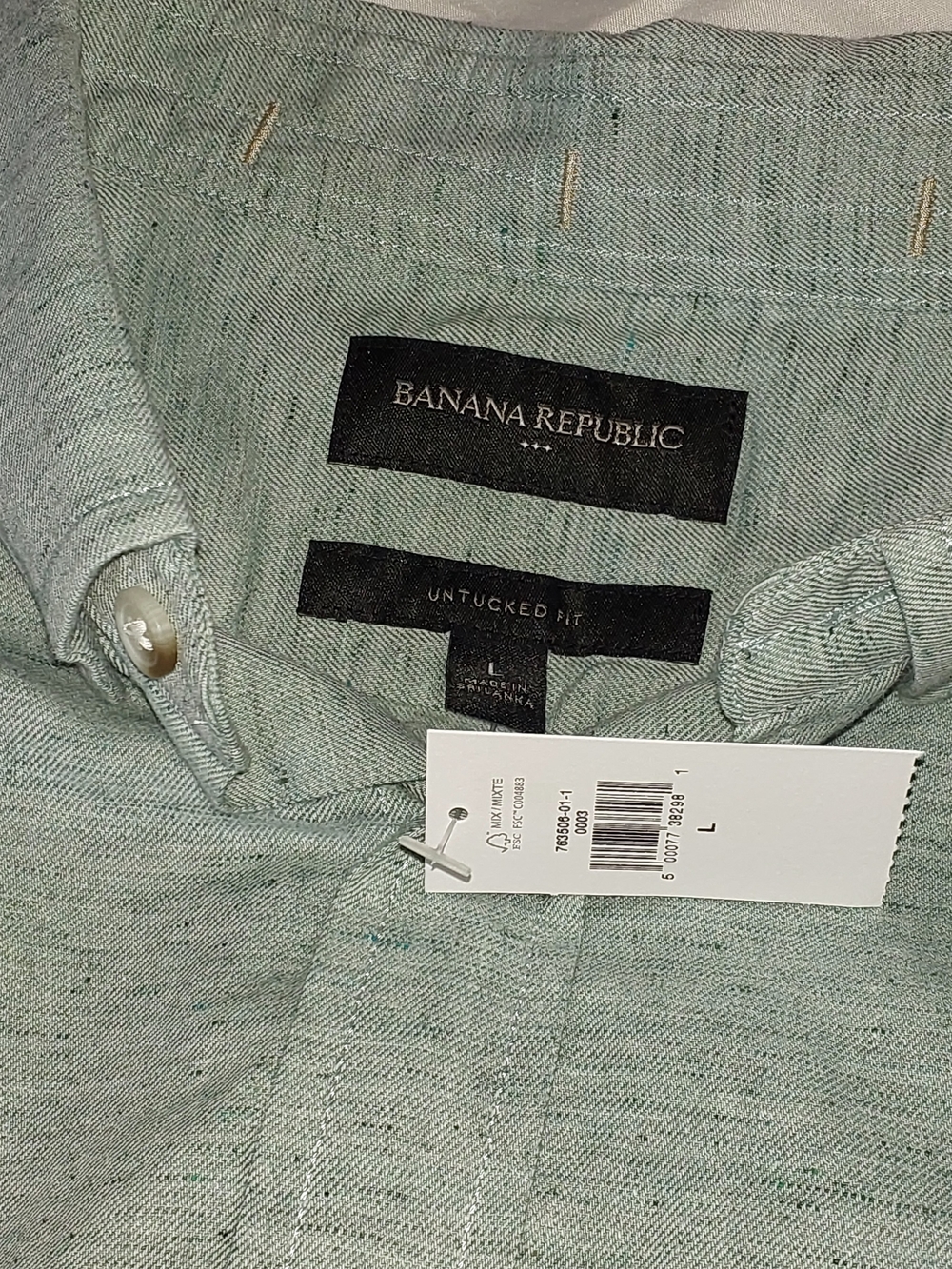 Banana Republic Untucked Fit Button-Up Shirt in Soft Mint Green Large